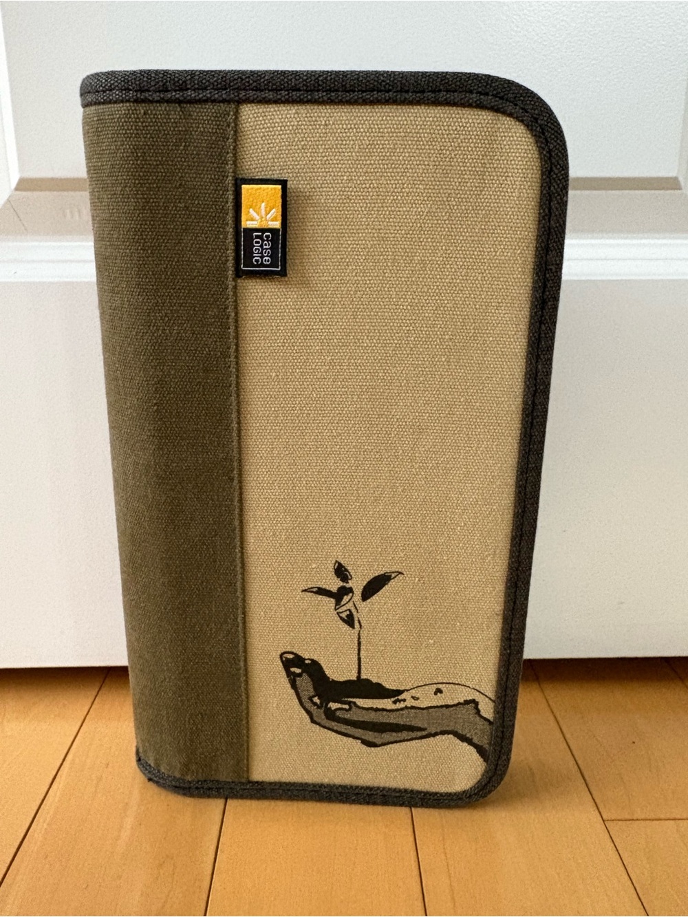 Case Logic 48 CD Organizer Case Book Beige and Olive Canvas